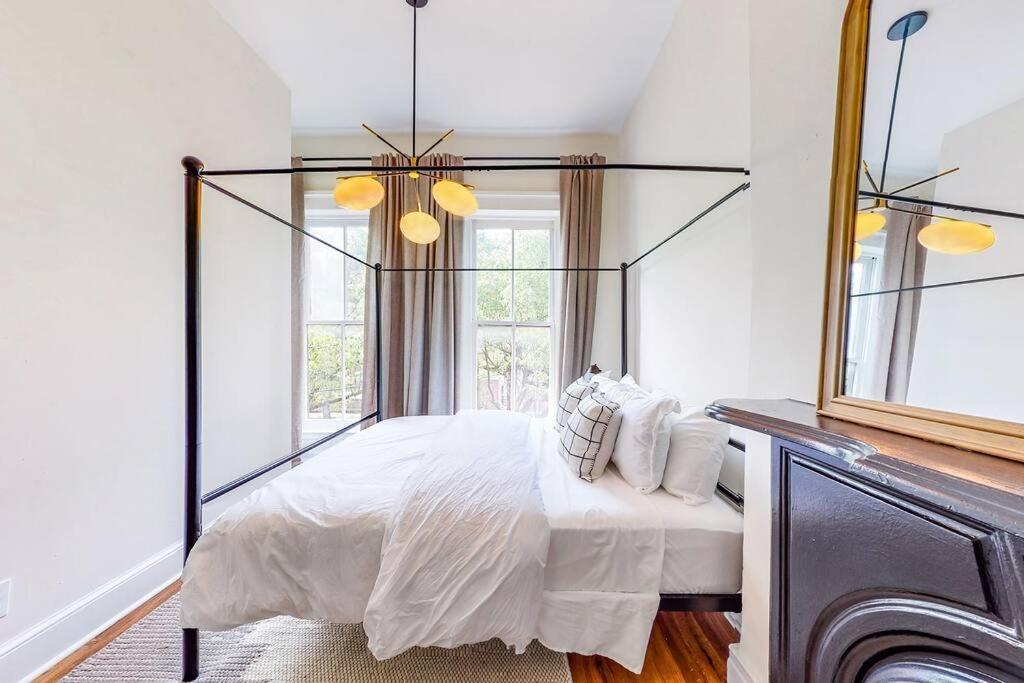 New Luxury Near Downtown Close To Nulu Holiday home