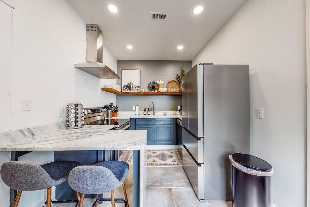 New Luxury Near Downtown Close To Nulu